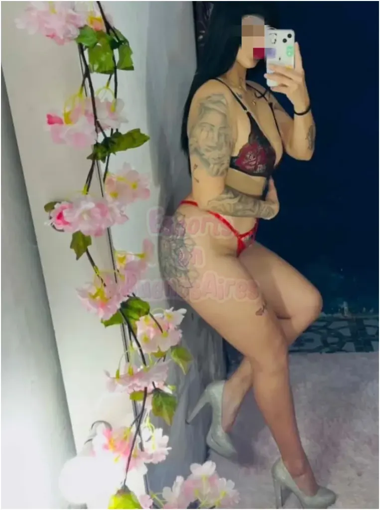 Laura en Balvanera — escort Laura 06